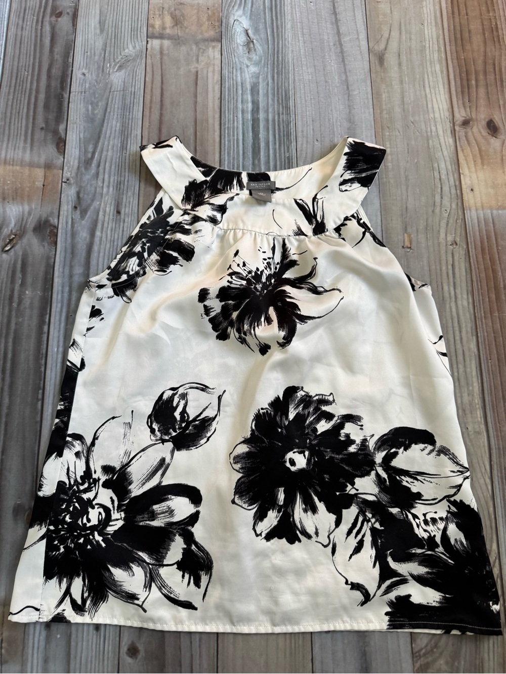 Ann Taylor Black and White Floral Sleeveless Top